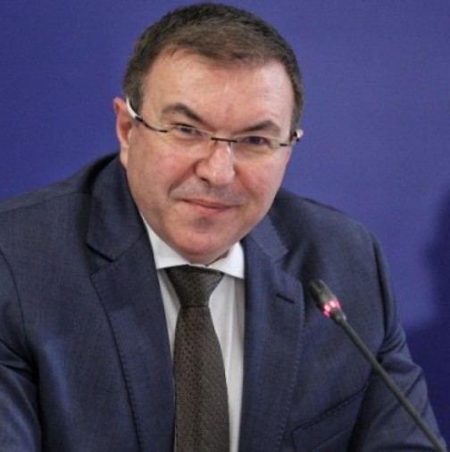 Министър Ангелов-Бъдете спокойни, заведенията отварят!
