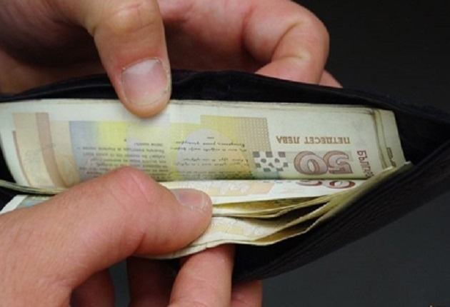 10 години при един работодател, дават право на шест заплати при пенсиониране