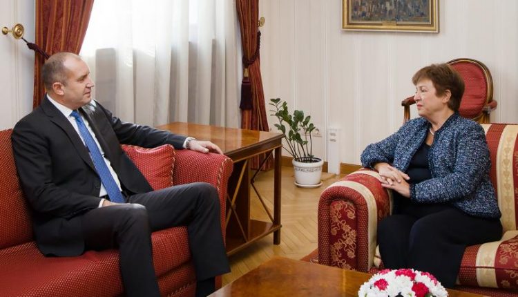 ГЕРБ в паника – праща Кристалина Георгиева да пребори ген. Румен Радев?