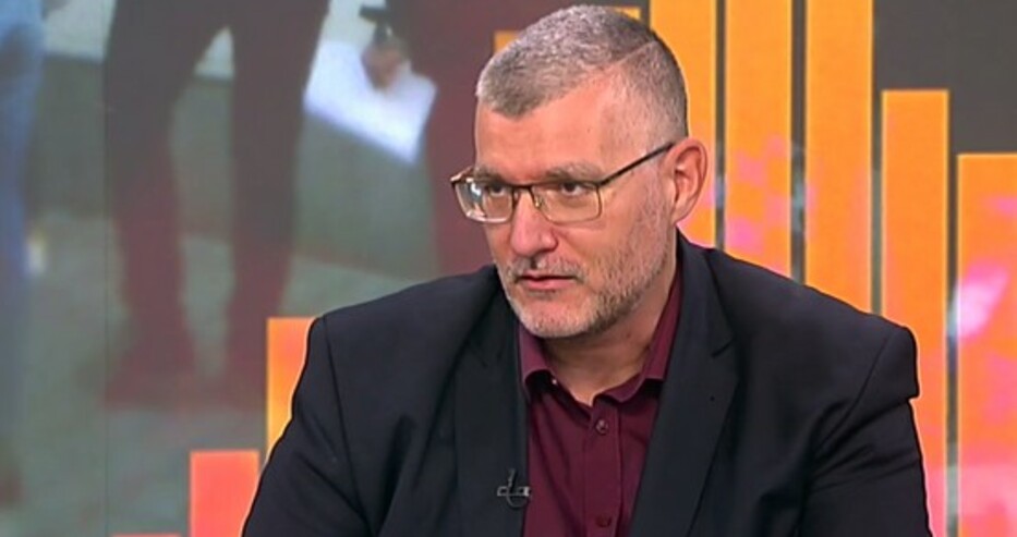 Момеков: Хората не се притесняват да подарят силиконови гърди на дъщеря си, но ги е страх от една ваксина