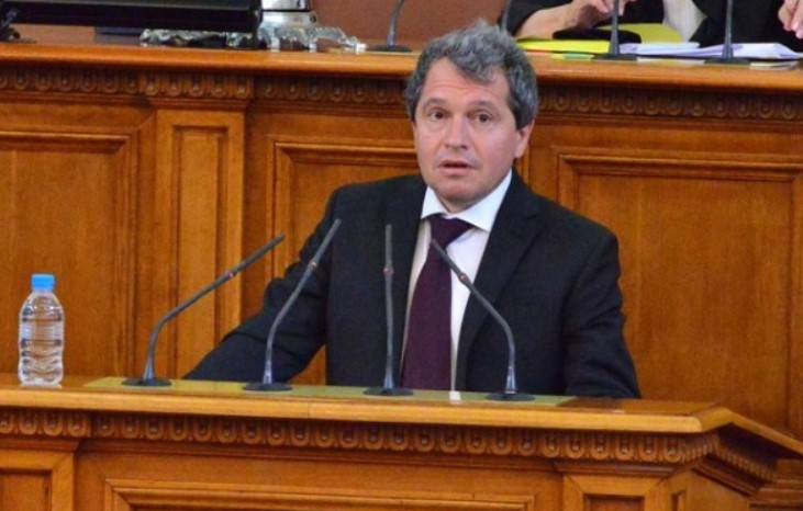Новите заплати на властта: Депутатите – 6500 лв., президентът – 15 000, вижте и на премиера