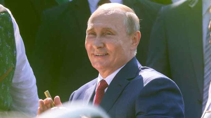Наследникът на Путин вече е избран, ето кой е той