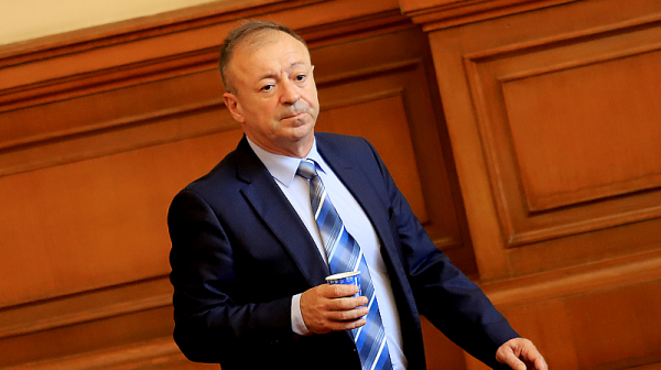 Отцепил се от ИТН: Тошко Йорданов каза, че ако парите не се дадат на наши министри, сваляме правителството