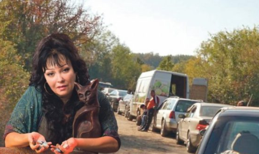 Пред къщата на новата Ванга се вие дълга опашка от желаещи да им помогне, трябва да си носите само бучка захар