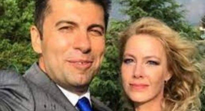 Жената на Кирил Петков: Няма да гласувам за него!