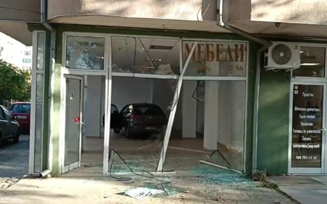 Какво се случва в момента, мощен трясък отекна на булевард Васил Левски, бил е пиян