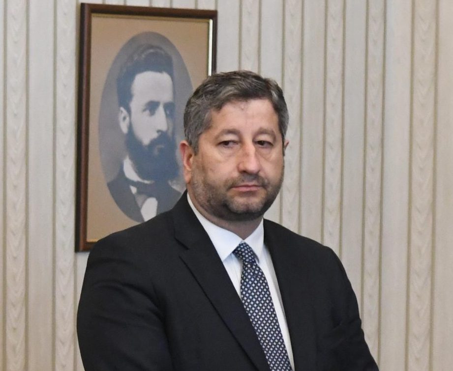 ГЕРБ настъпи Христо Иванов и той взе да се гърчи като червей: Ама не така, аз не съм ви алиби