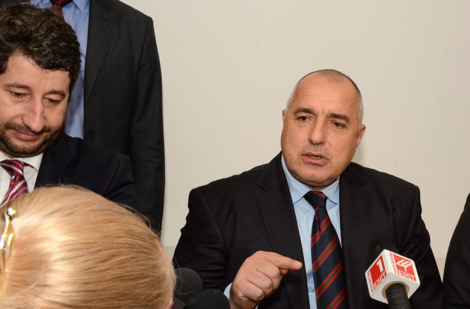Анализатор с черна прокоба за разпад и провал на ДБ, ако тези дни направи това с Бойко