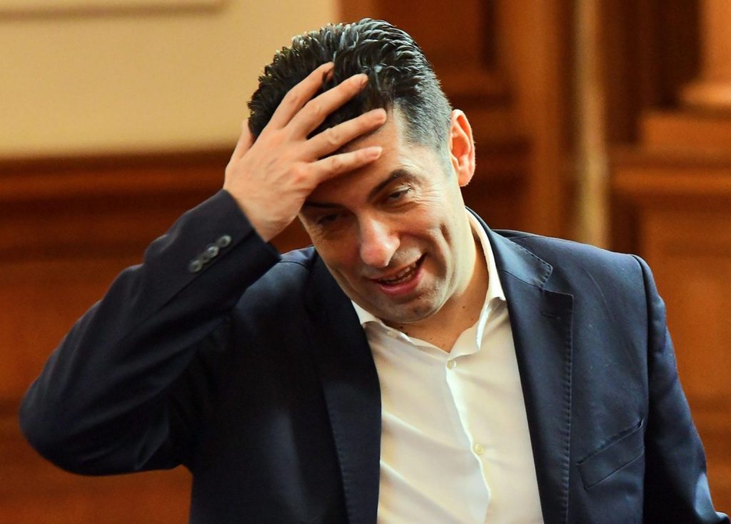 Колко пъти може да излъже Кирил Петков в една Фейсбук публикация?