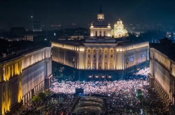 Турските медии: Мислеха си, че ще преминат към еврото и ще живеят добре