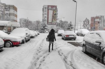 Зимата удря България със страшна сила, сняг и виелици в тези градове