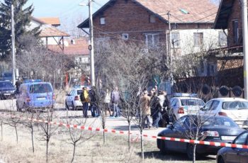 Извънредно: Зловещо убийство смрази България: Мъж нахлу посред нощ в спалнята на
