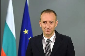 Извънредно! Красимир Вълчев с важно решение за ваканцията на учениците
