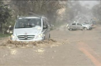 Мощен порой удави този наш град току що, всичко е под вода