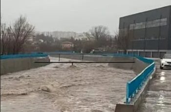 Извънредно! В наш град е страшно! Реките преляха