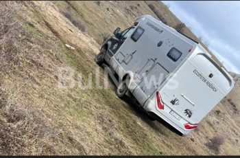 Вижте кемпера отвътре, в който намериха мъртви Ивайло Калушев и двамата младежи, има сателитна система и