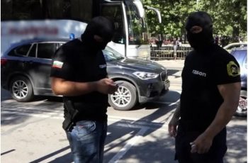 ГДБОП и прокуратурата хванаха петима с над 1,2 млн. фалшиво евро