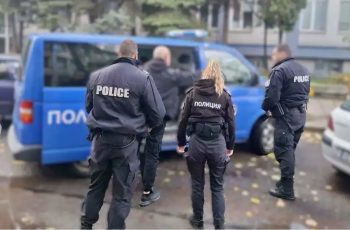 В София почерня от полиция. Задържаха