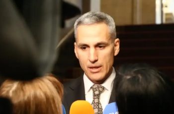 Гюров: Остават 4 дни, в които държавата трябва да покаже на чия страна стои
