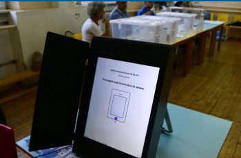 Важно: Ето как да гласуваме с машина и с хартиена бюлетина