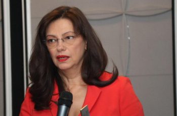 Призрачната директорка на БНТ: Милена Милотинова управлява от изолация