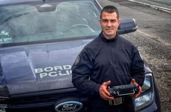 Герой на границата: Граничен полицай спаси десетки хора от преобърнат автобус
