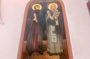 Невероятно! Стенопис в манастир започна да плаче пред стъпалата на вярващите – ето какво се случи!