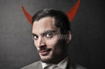 Внимавай с него! 4 скрити знака, че партньорът ти всъщност е токсичен, макар да изглежда добър