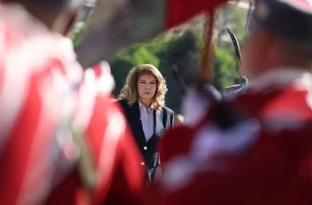Грандиозно празнуване на Деня на храбростта: F-16 в небето над София и торжествени ритуали!
